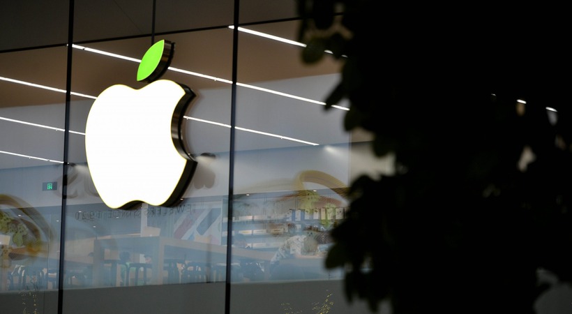 アップル、ティム・クック氏が会長に就任へ　後任CEOにハードウェア統括のジョン・ターナス氏、9月1日付で移行