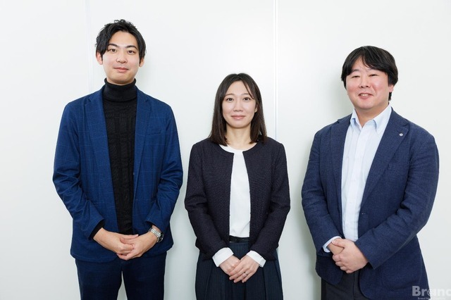 左から、産業・流通営業統括本部　第四営業本部 第一営業部 第一グループ　須貝玲哉氏、デジタルマーケティング推進部​​ 赤井希氏、産業・流通情報サービス第三事業部 サービス第二本部 第三システム部長　山田浩貴氏