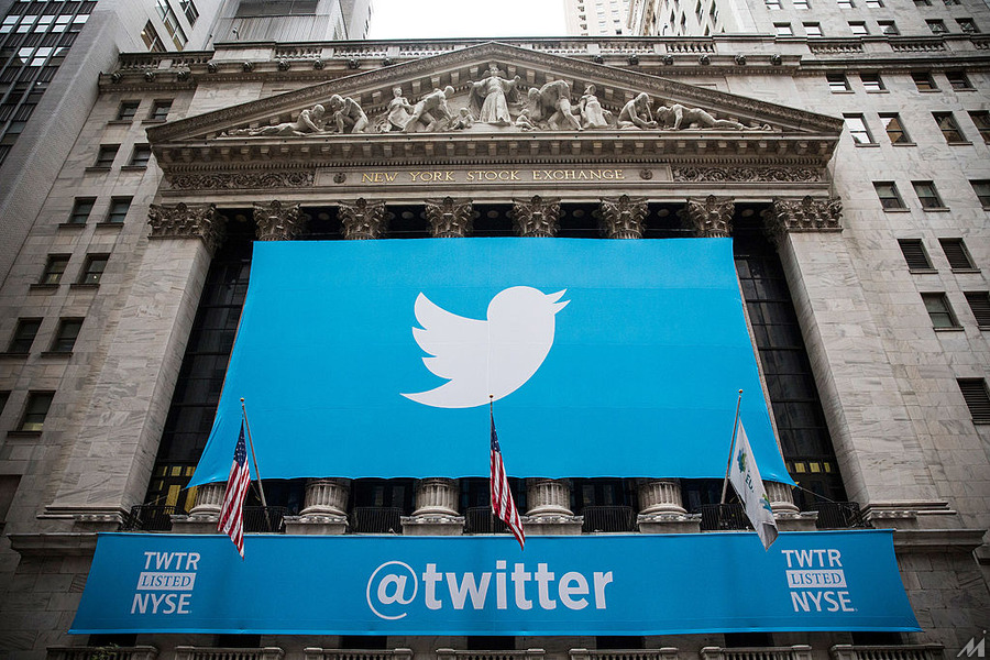 <p>NEW YORK, NY – NOVEMBER 07:  The Twitter logo is displayed on a banner outside the New York Stock Exchange (NYSE) on November 7, 2013 in New York City. Twitter goes public on the NYSE today and is expected to open at USD 26 per share, making the company worth an estimated USD 18 billion.  (Photo by Andrew Burton/Getty Images)</p>