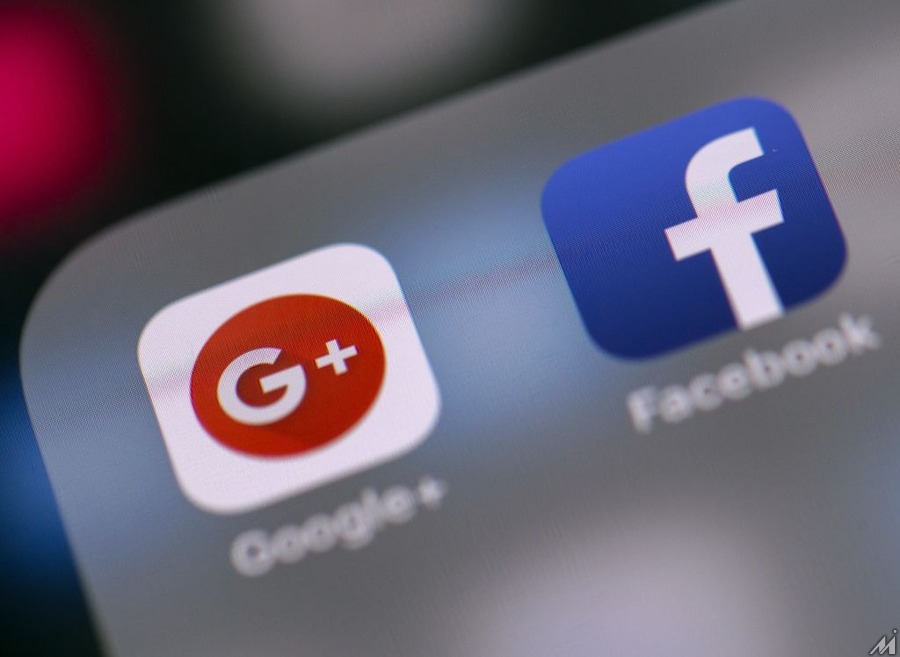 <p>ANKARA, TURKEY – OCTOBER 9: Screen of a smart phone show Google Plus and Facebook logos in Ankara, Turkey on October 9, 2018.<br /> (Photo by Aytac Unal/Anadolu Agency/Getty Images)</p>