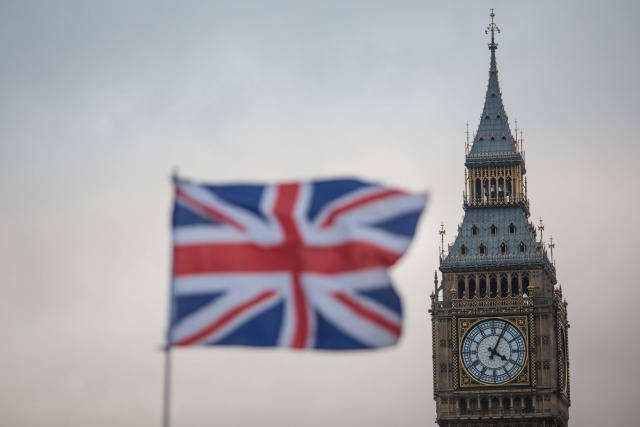英国「データ法案」をめぐる攻防、400名超のアーティストがAI著作権保護を求め首相に直訴