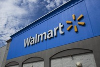 <p>巨大な店舗網とユーザー数を抱えるウォルマート(Photo by Kena Betancur/VIEWpress via Getty Images)</p>