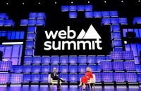 ニューヨーク・タイムズ会長が明かす「反報道の五段階」　圧力の時代にメディアは何を守るのか