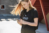 世界最大のYouTuber「MrBeast」が金融事業に本格参入、ティーン向け銀行アプリ「Step」を買収