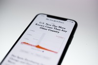 <p>新型コロナウイルスの情報を伝えるNew Yprk Times(イメージ画像) / Photo by Brian McGowan on Unsplash</p>