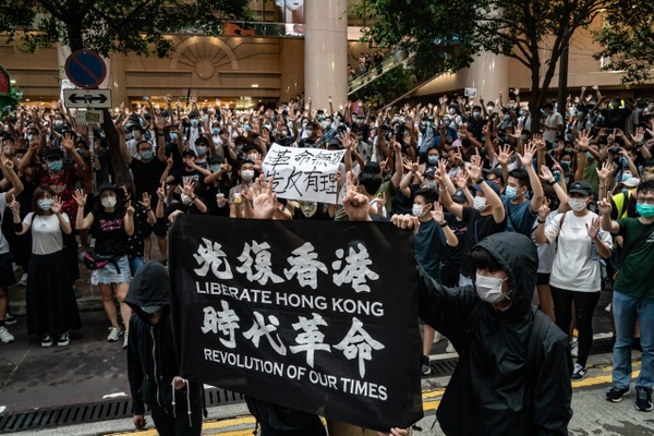 Facebook、Twitter、Googleなどが香港当局へのユーザー情報提供を停止 画像