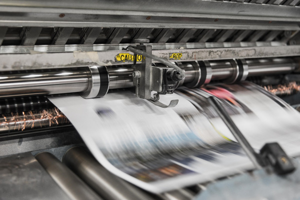 新聞の衰退が顕著な一方、持ちこたえる雑誌市場・・・レポート「Media Moments 2021」 画像